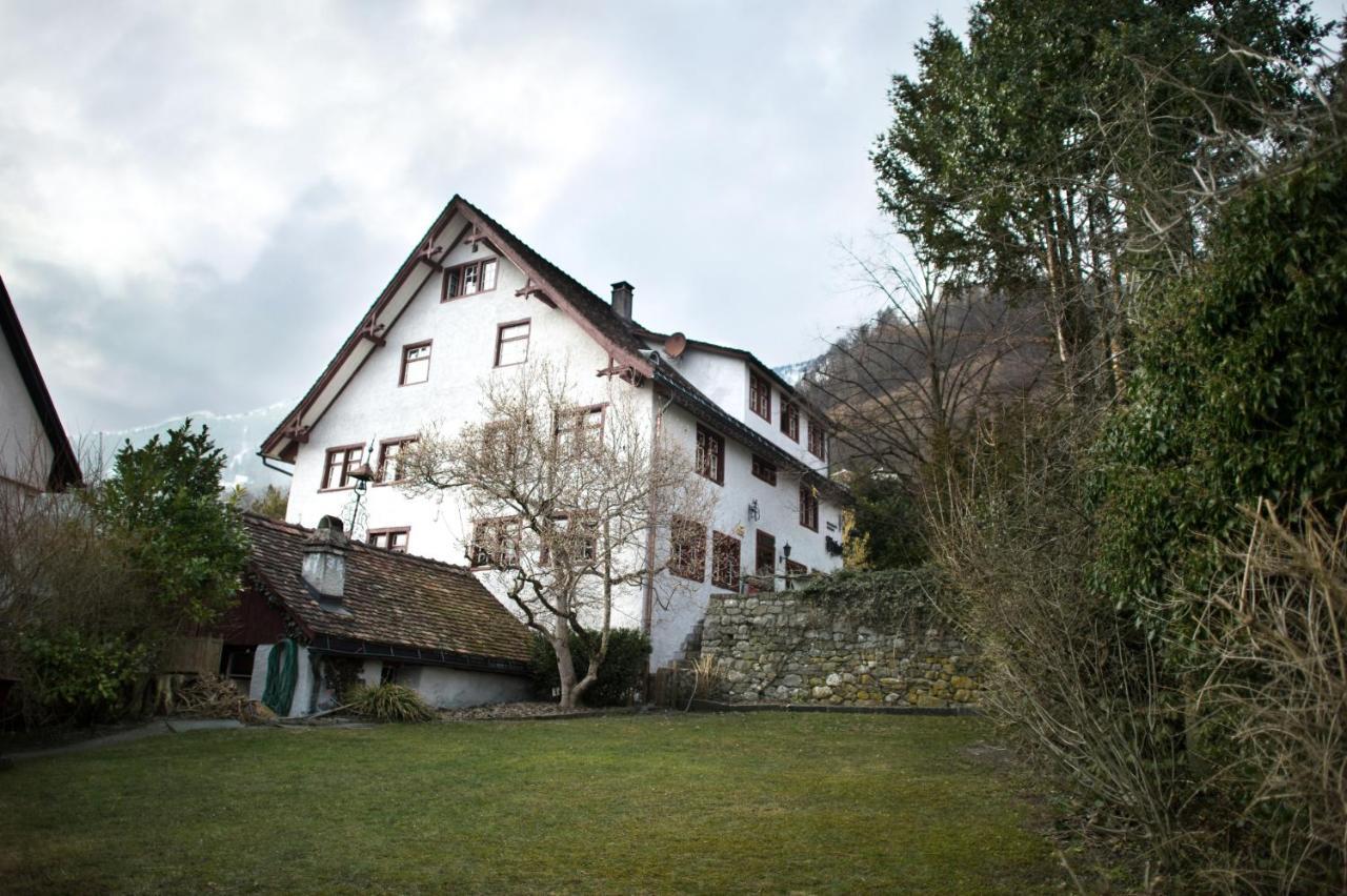 Flyhof Hotell Weesen Exteriör bild